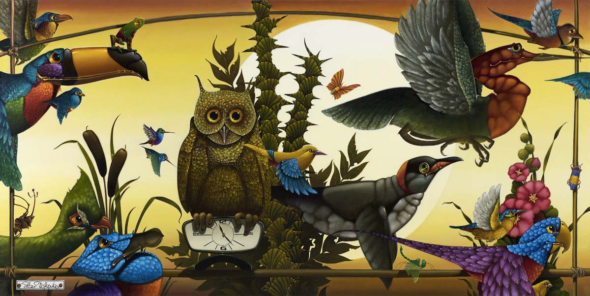 Barevný surrealistický obraz sovy sedící na hodinách obklopené ptáky, motýlem a měsícem v pozadí